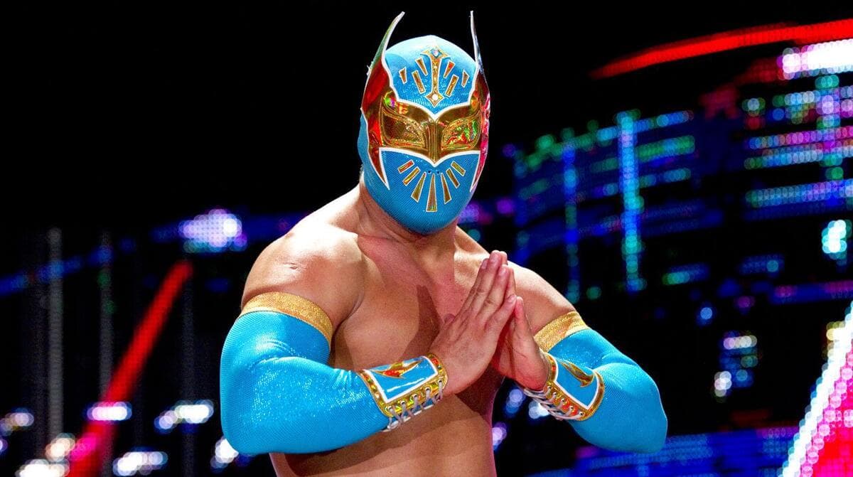 Sin Cara posing 