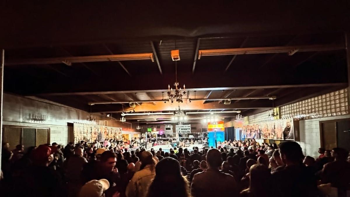 Crowd looking on at an AAW show in Berwyn Eagles Club 