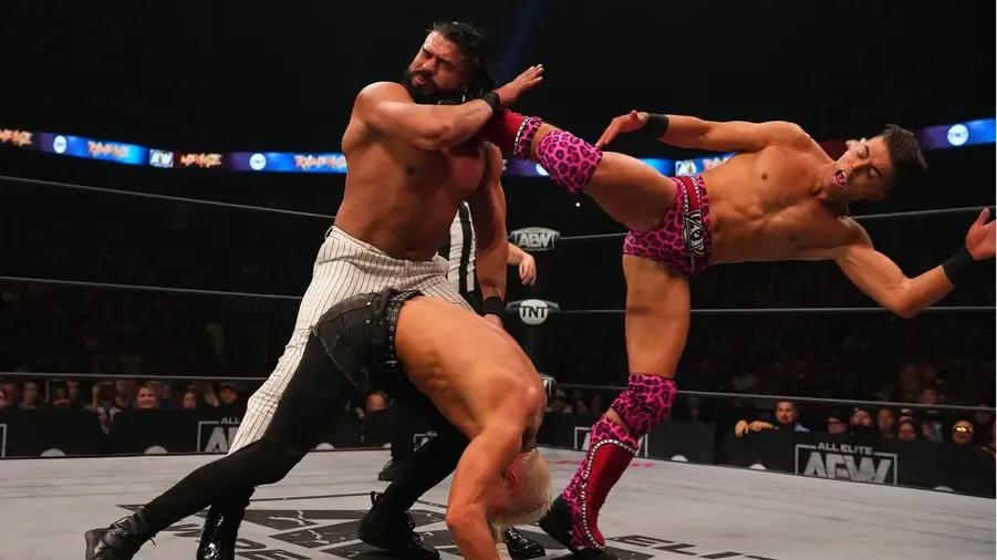 Andrade El Idolo Sammy Guevara fighting in the ring.jpg
