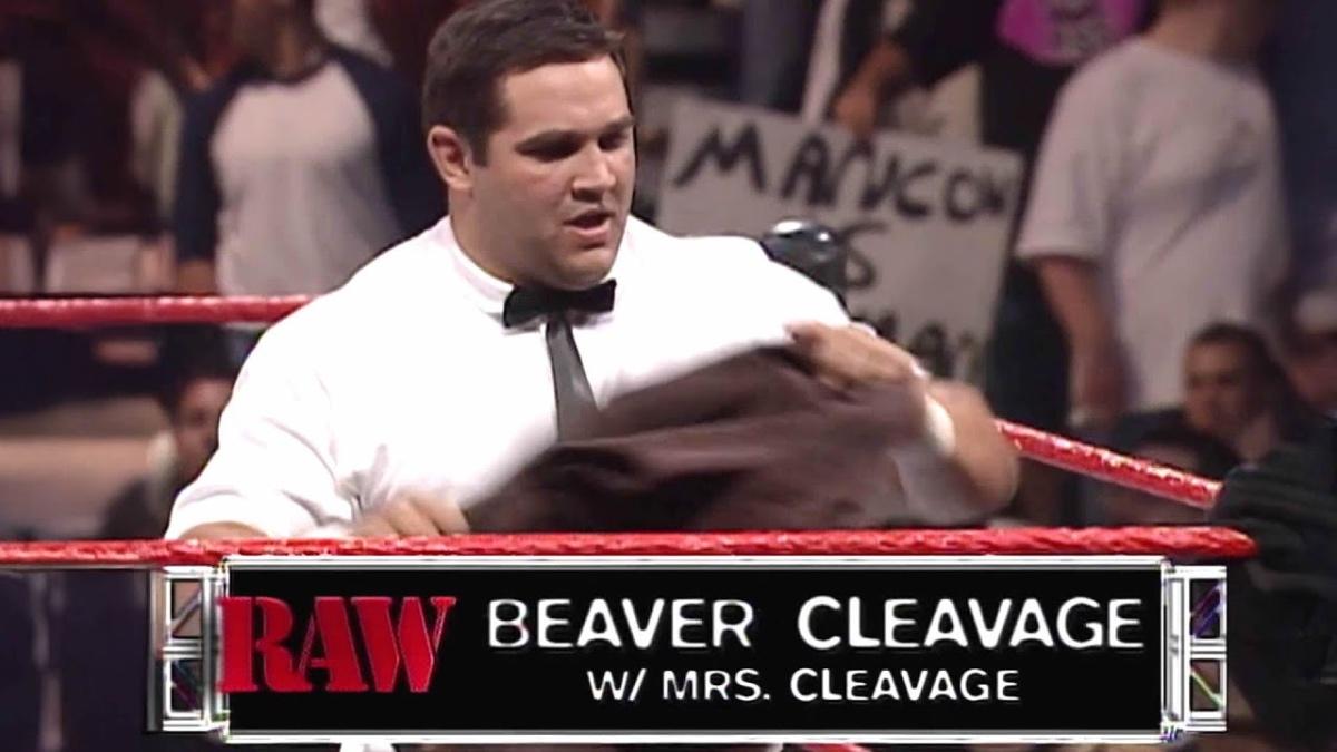 Beaver Cleavage in the ring