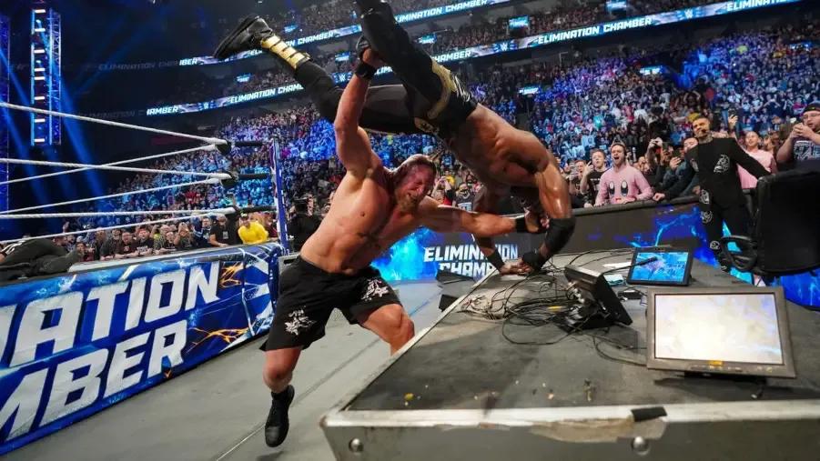 Brock Lesnar F5 Bobby Lashley Elimination Chamber 2023.jpg