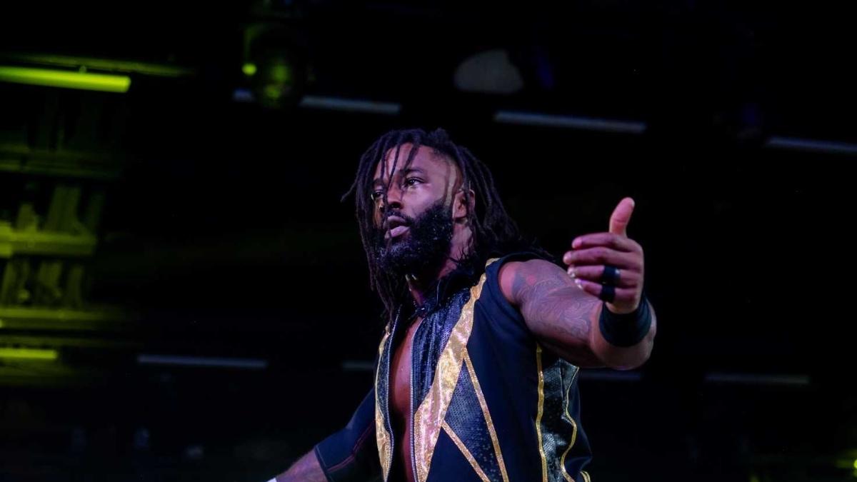 Cedric Alexander standing on the turnbuckle