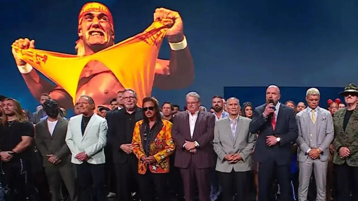 WWE talent on stage to pay tribute to Hulk Hogan 