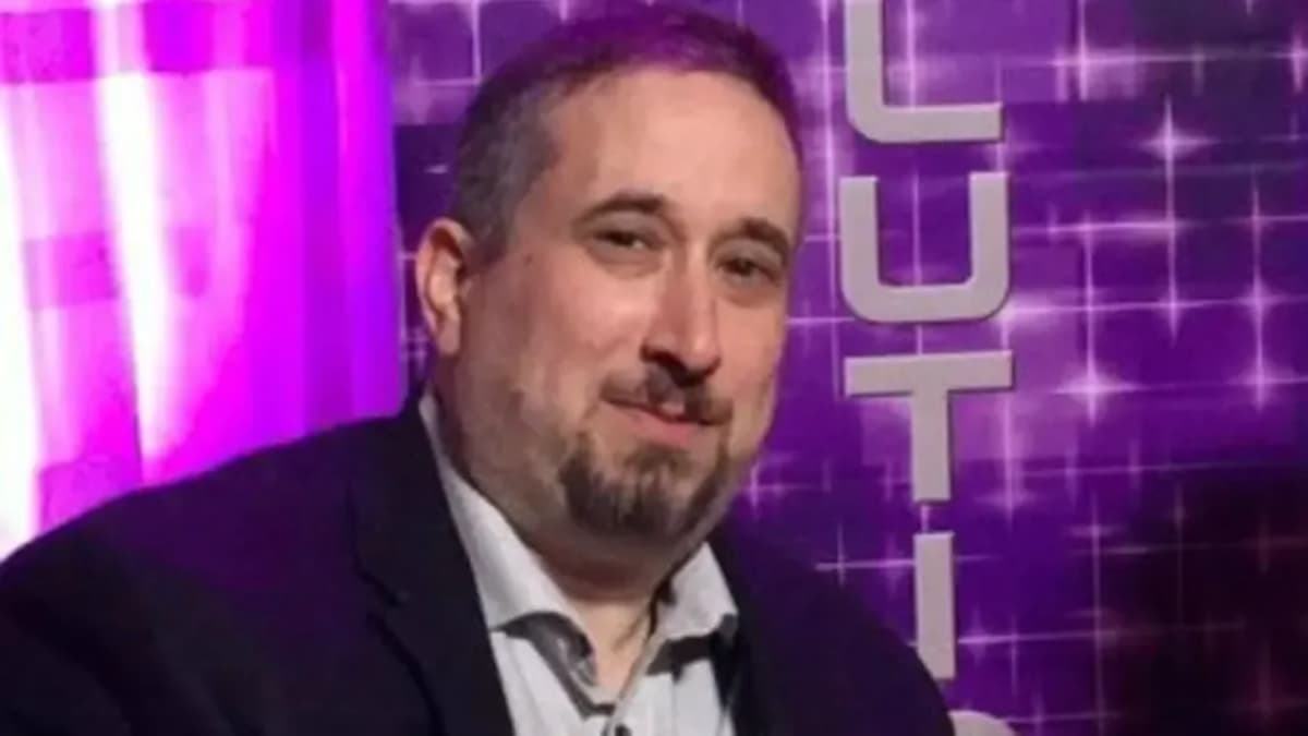 Gabe Sapolsky smiling
