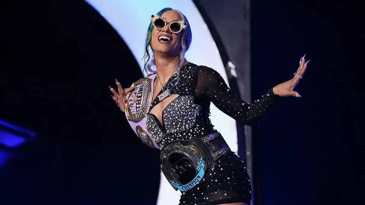 Mercedes Moné nice sunglasses July 2024.jpg