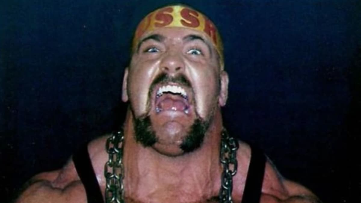 Nikita Koloff posing
