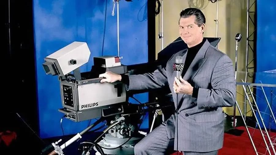 https://cultaholic.com/files/images/022336e41e7d8aedecd4a154c1e7cf35534c850d-vince-mcmmahon-camera.jpg