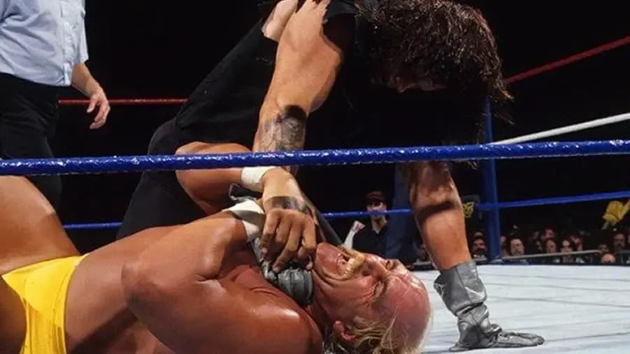 https://cultaholic.com/files/images/2c499fa89cf9e1085730e3ab5af025d878f3afb2-the-undertaker-hulk-hogan-survivor-series-1991.jpg