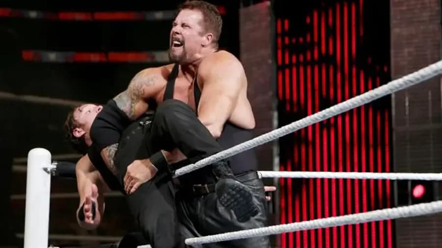 https://cultaholic.com/files/images/3eaeeffb2cfaae8dc3afd7dbeec6d108a9838509-kevin-nash-dean-ambrose-royal-rumble-2014.jpg