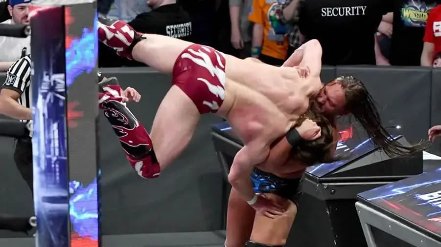 https://cultaholic.com/files/images/4c8a3433e744124da872a9a798edb67cdf5052ff-BIG-CASS-DANIEL-BRYAN.jpg