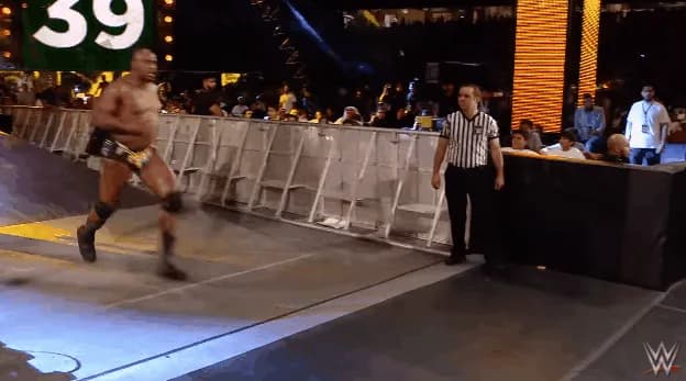 https://cultaholic.com/files/images/60b67e355d938dd9b4ceb21db05a031cb31e927e-titus-oneil-falls-over.gif