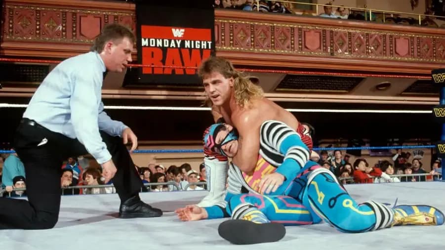 https://cultaholic.com/files/images/62ffa886e95a57ff55f0f16bf73f41eb91bf65c0-shawn-michaels-max-moon-raw-.jpg