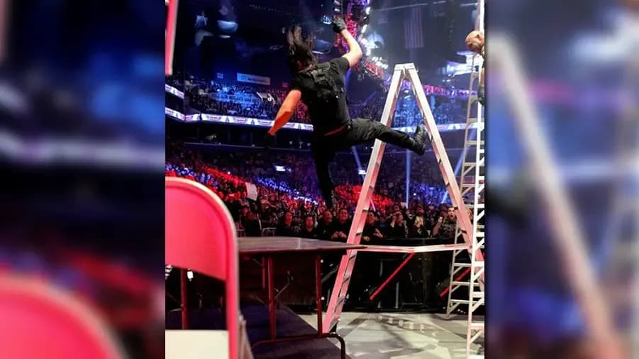 https://cultaholic.com/files/images/74fbda7108ca31a5a9209e128ed4dc1ce3722a15-seth-rollins-fall-2012-tlc.jpg
