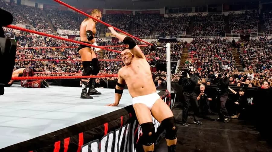 https://cultaholic.com/files/images/80848482ac8b82b31f08109a8730268bee4dc315-triple-h-kozlov-royal-rumble-2009.jpg