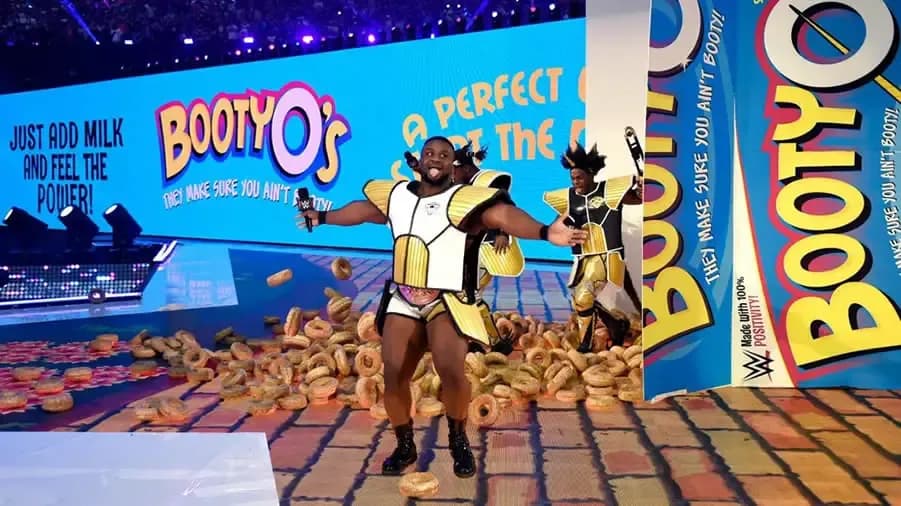 https://cultaholic.com/files/images/9e2d3f8a959cf658ff73e89b0da6d9d99922cfed-the-new-day-wrestlemania-32-entrance.jpg