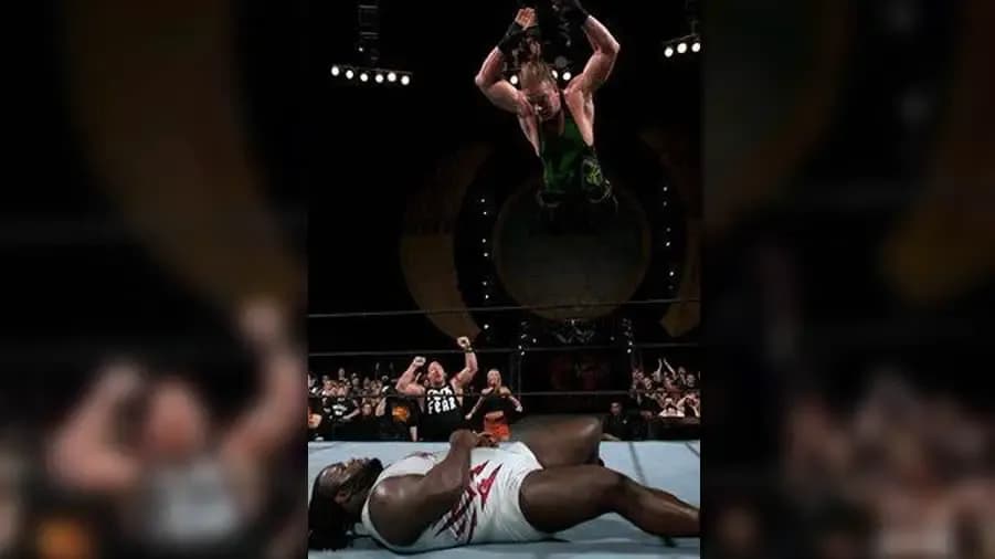 https://cultaholic.com/files/images/9feaa014e299a67d25fe20745a0ded456ef497f5-rvd-mark-henry-survivor-series-2003.jpg