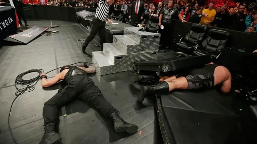 https://cultaholic.com/files/images/a8805083722f4d8015a43fda87cd7f957f5dfd3a-big-show-roman-reignsr.jpg