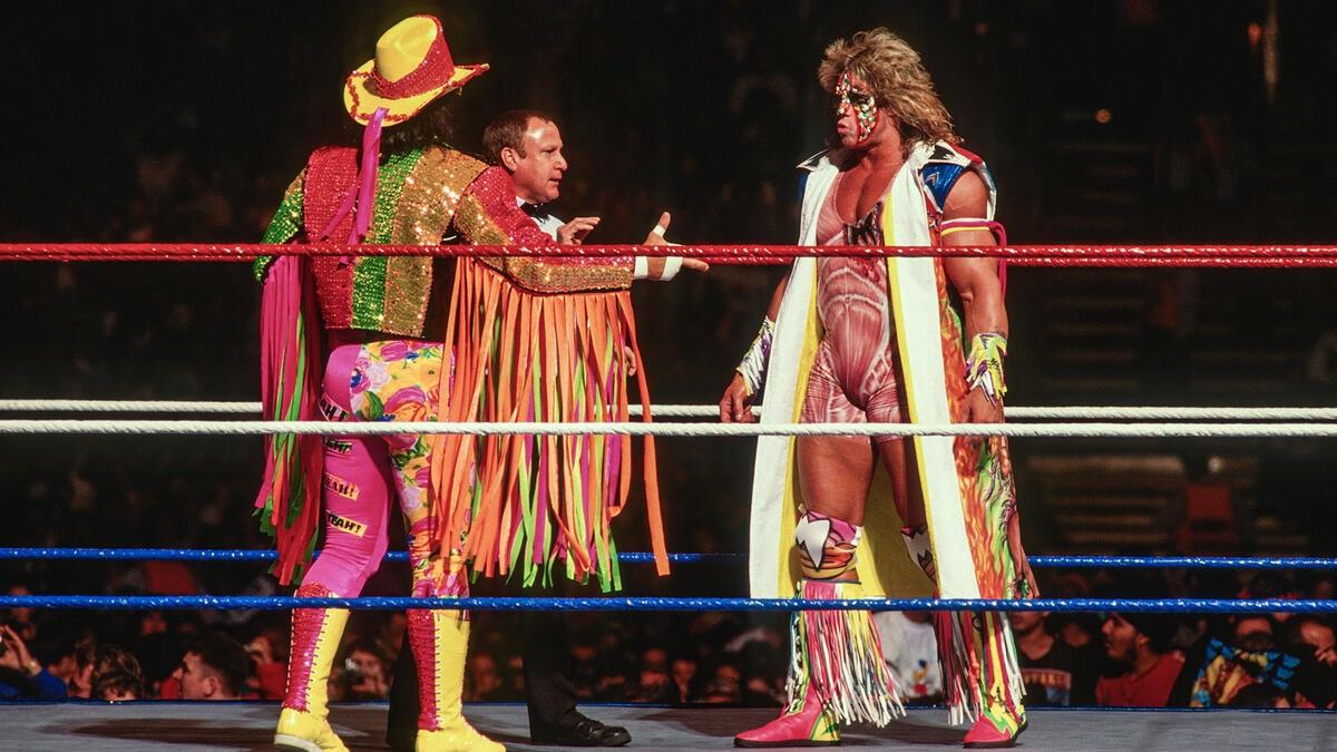 Randy Savage and Ultimate Warrior facing off at SummerSlam 1992
