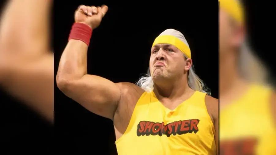 https://cultaholic.com/files/images/0cbce5f6552f09671c54737d2108f9ca4e89bb77-the-big-show-hulk-hogan-the-showster.jpg