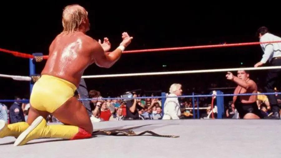 https://cultaholic.com/files/images/1e205b068342bc616d574f5b6fe5dfa2729f2fac-hulk-hogan-andre-the-giant-wrestlemania-3.jpg