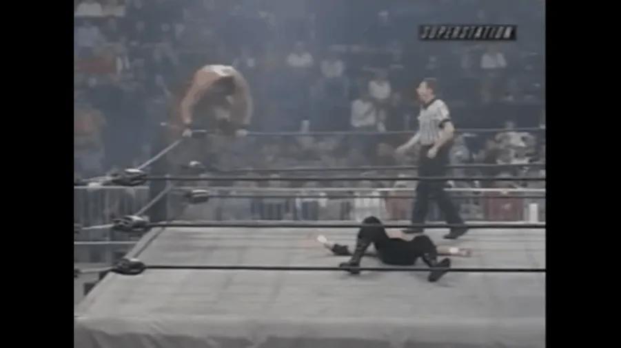 https://cultaholic.com/files/images/5a2ff4a74b7dff37a13aa3088b8f5d42685d8f87-the-machine-wcw-debut.gif