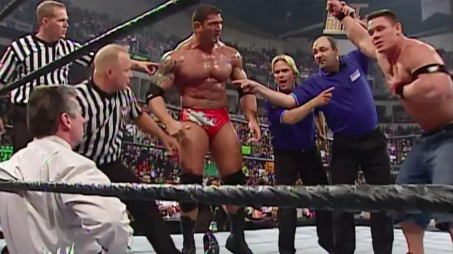 https://cultaholic.com/files/images/7710f035b071b9d068fcc9804404d76b7e19104c-cena-batista-vince-mcmahon-royal-rumble-2005.jpg