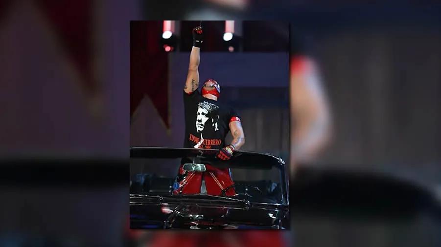 https://cultaholic.com/files/images/b4d0bdafde65c3d67bde516801aba13dfbbfb1e4-rey-mysterio-royal-rumble-2006-i.jpg