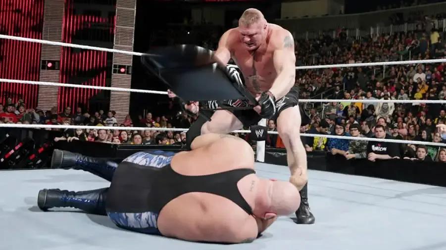 https://cultaholic.com/files/images/dad72f0ecb4d880f0c45c21c9f734cc92a100474-lesnar-big-show-royal-rumble-2014.jpg